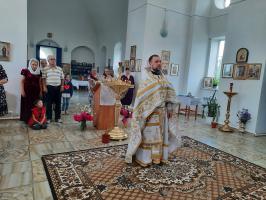 «Возшед на небеса, отонудуже и сошел еси,  не остави нас сирых, Господи…»