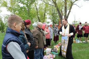 Освящение куличей и другой пасхальной снеди